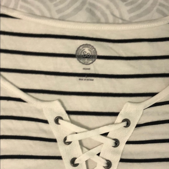 SO | Relaxed Stripes Lace-Up Tee - Picture 2 of 3